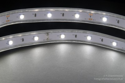 Pasek LED naklejony na taśmę aluminiową