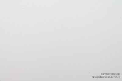 Przysłona f/22 - brudno - plamki na zdjęciu
