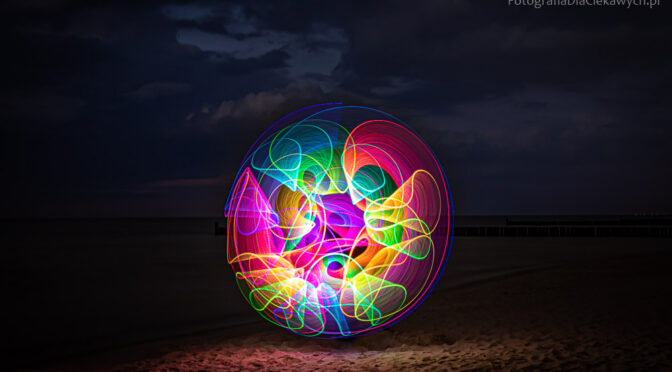 Wielobarwna kula świetlna - malowanie światłem