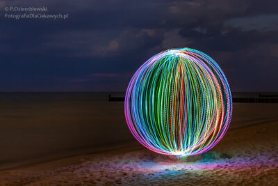 Barwna kula świetlna - malowanie światłem