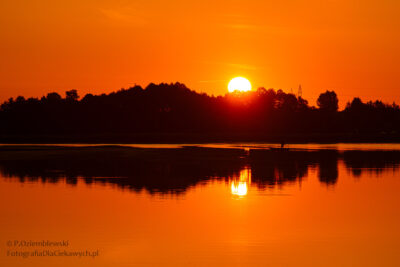 Słońce nisko nad horyzontem.