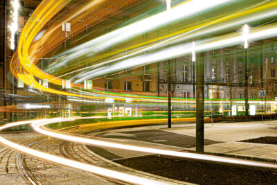 Smugi świateł od pojazdów - Poznań