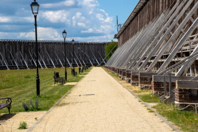 Zagęszczanie perspektywy ogniskową obiektywu.