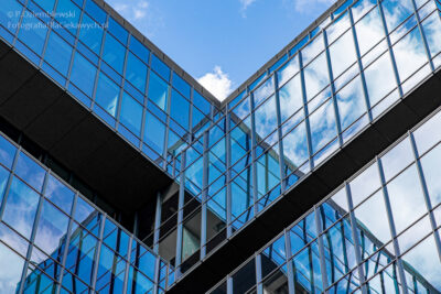 Diagonalne — stworzone przez konstrukcję budynku i odpowiedni punkt lokalizacji aparatu.