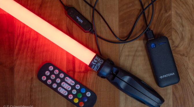 Lampa podłogowa RGB jako tani miecz świetlny do malowania światłem